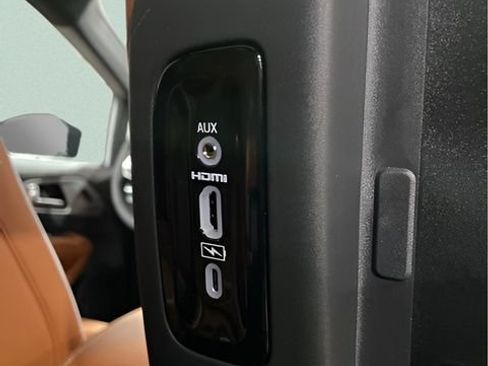 New 2026 Chrysler Pacifica Pinnacle AWD/4WD image 40