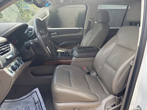 Used 2020 Chevrolet Tahoe Premier w/ Premier 6.2L Value Package image 16