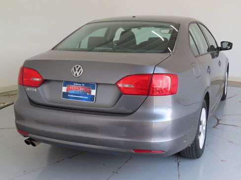 Used 2014 Volkswagen Jetta S FWD image 3