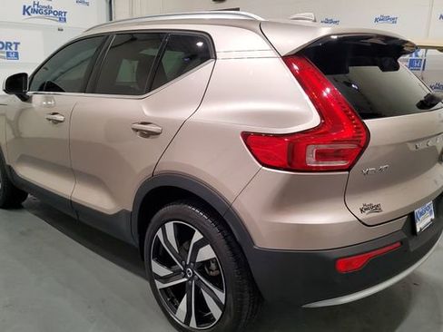 Used 2024 Volvo XC40 B5 Plus w/ Protection Package Premier AWD/4WD image 5