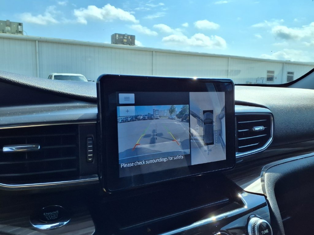 Used 2022 Ford Explorer Limited AWD/4WD image 5