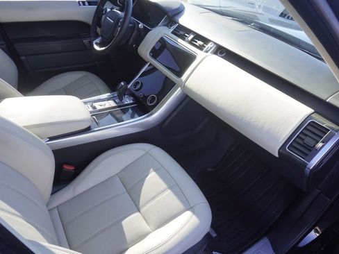 Used 2020 Land Rover Range Rover Sport HSE image 22