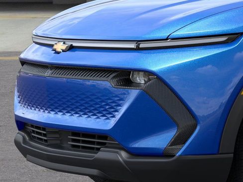 New 2026 Chevrolet Equinox EV LT image 13