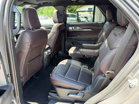 Used 2025 Ford Explorer Platinum w/ Ultimate Package AWD/4WD image 18