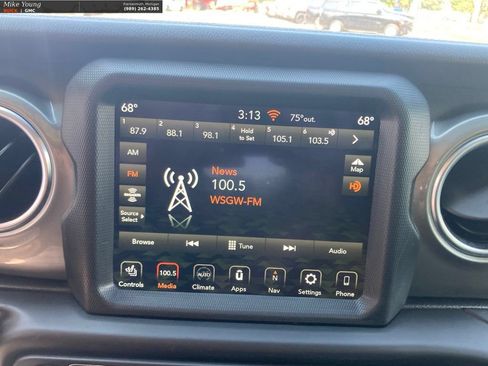 Used 2021 Jeep Wrangler Unlimited Sahara w/ Uconnect 4C Nav & Sound Group AWD/4WD image 28