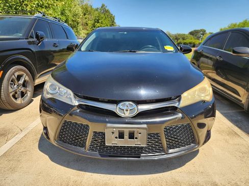 Used 2015 Toyota Camry XSE w/ Moonroof Package FWD image 3