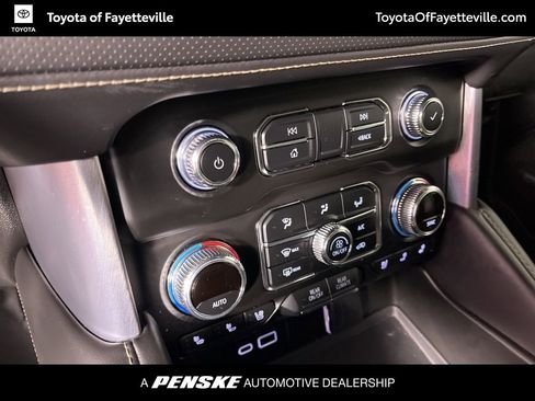 Used 2023 GMC Yukon SLT image 33