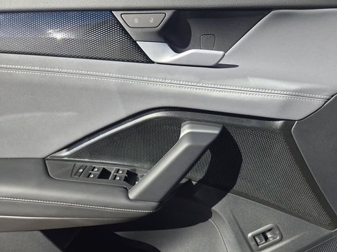 New 2026 Volkswagen Tiguan SE AWD/4WD image 18