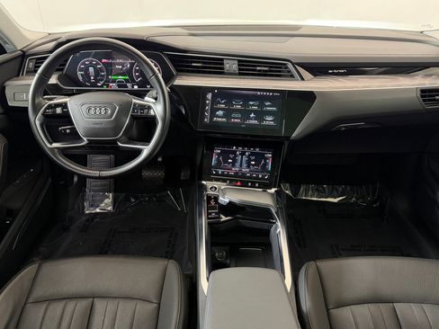 Used 2021 Audi e-tron Premium Plus w/ Premium Plus Package image 23