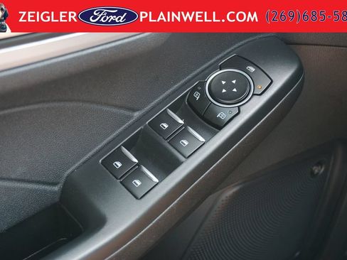 Used 2023 Ford Escape Platinum w/ Premium Technology Package AWD/4WD image 31