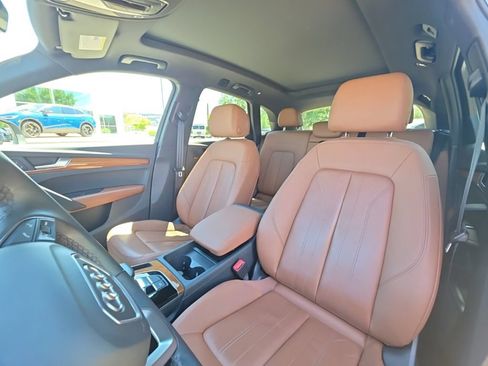 Used 2023 Audi Q5 2.0T Premium w/ Convenience Package AWD/4WD image 11
