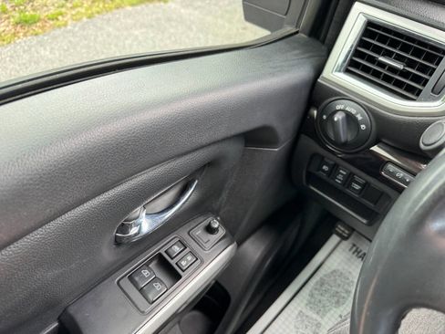 Used 2017 Nissan Titan SV RWD image 24