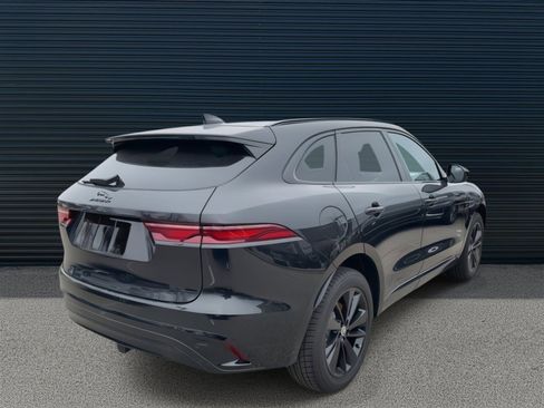 Used 2025 Jaguar F-PACE R-Dynamic S image 3
