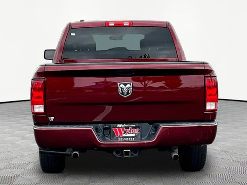 Used 2017 RAM 1500 Express RWD image 5