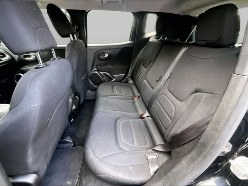 Used 2020 Jeep Renegade Latitude w/ Popular Equipment Group FWD image 21