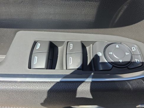 Used 2025 Chevrolet Silverado 1500 LT Trail Boss w/ Convenience Package II AWD/4WD image 29