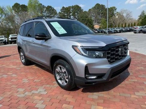 Certified 2023 Honda Passport TrailSport image 3