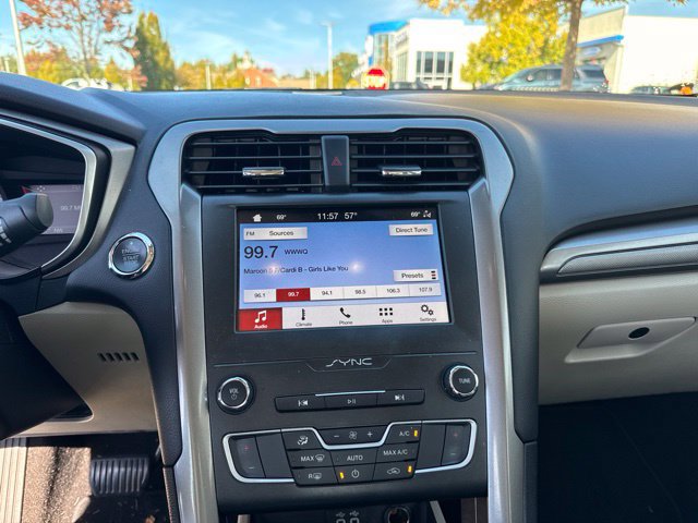 Used 2019 Ford Fusion SE FWD image 12