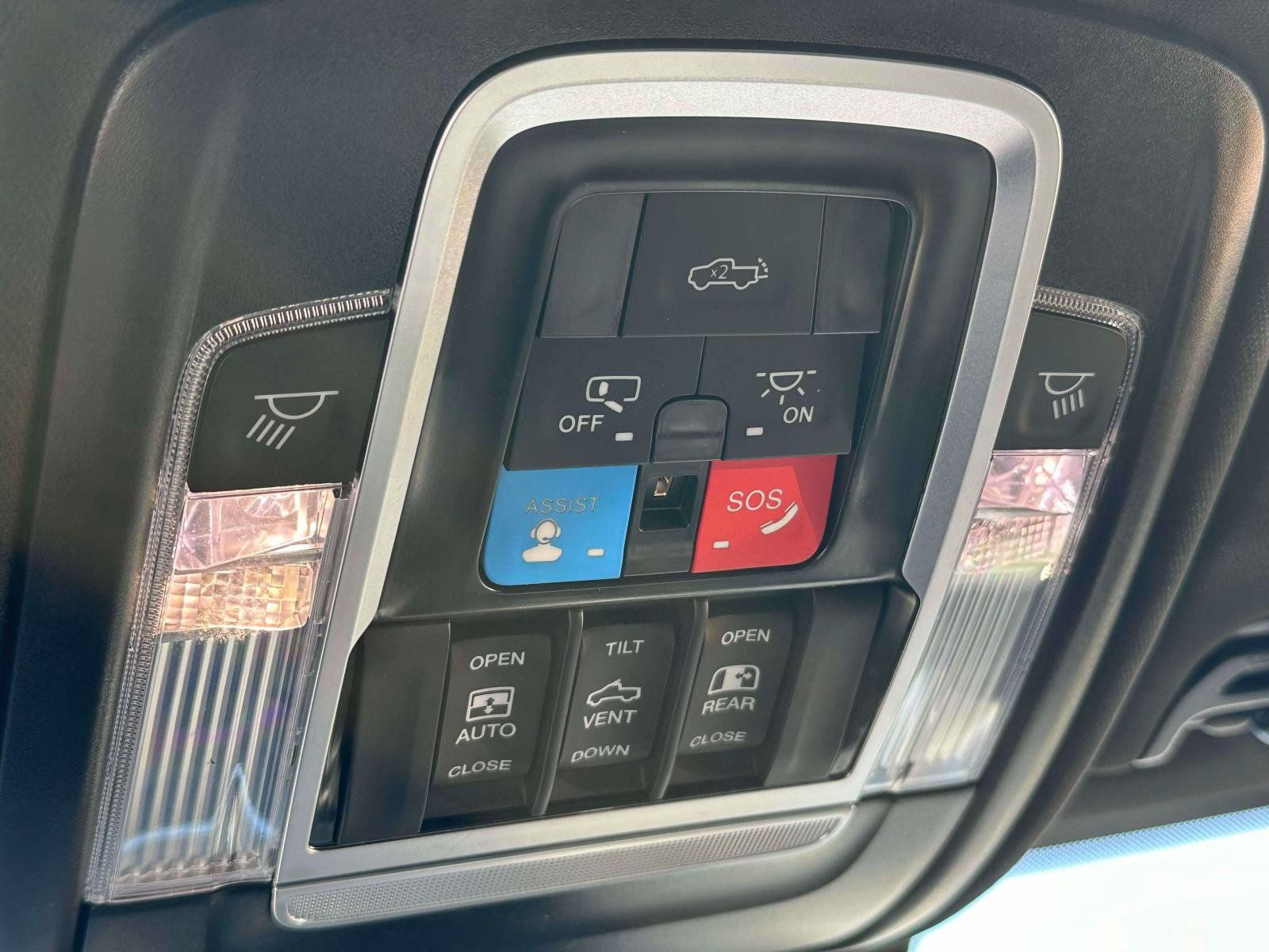 Used 2025 RAM 2500 Limited AWD/4WD image 31