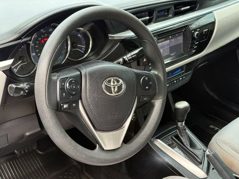 Used 2016 Toyota Corolla LE FWD image 10