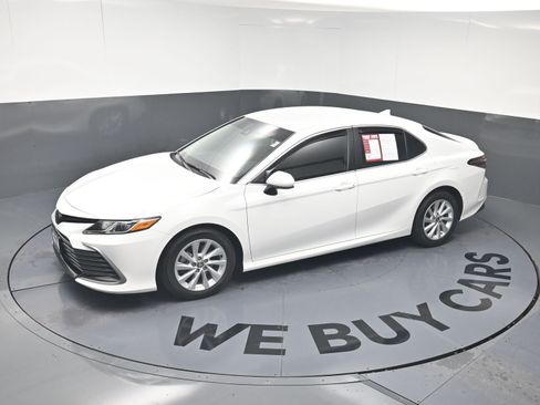 Used 2023 Toyota Camry LE FWD image 30