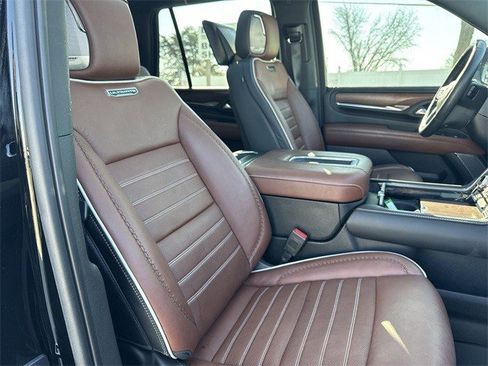 Used 2023 GMC Yukon Denali Ultimate image 32