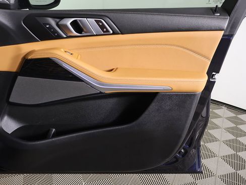 Used 2024 BMW X7 xDrive40i w/ M Sport Package image 27