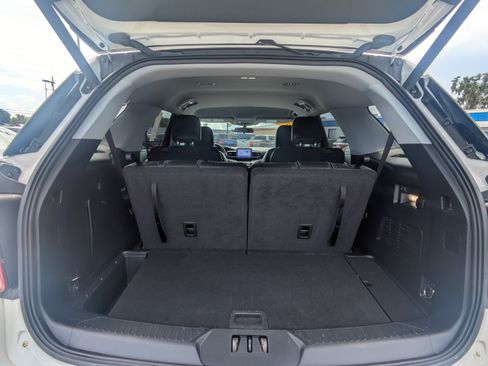 Used 2022 Ford Explorer XLT w/ Equipment Group 202A AWD/4WD image 13
