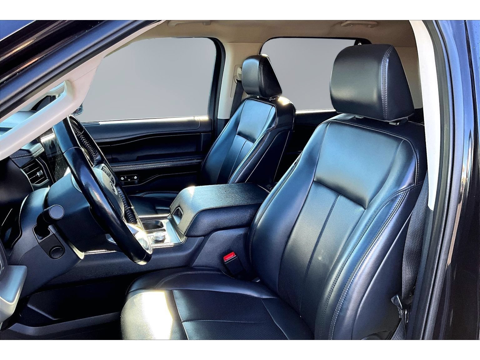 Used 2024 Ford Expedition XLT AWD/4WD image 18