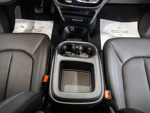 New 2026 Chrysler Pacifica Select image 26