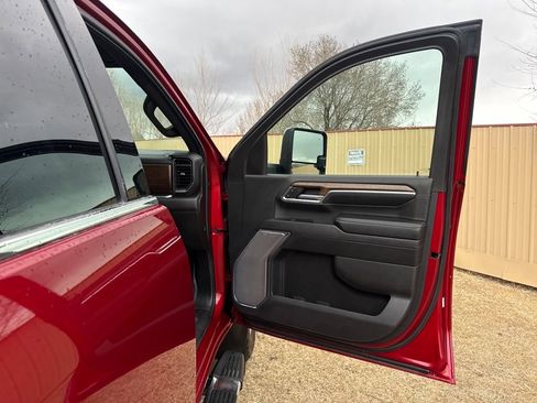 Used 2024 Chevrolet Silverado 2500 High Country AWD/4WD image 31
