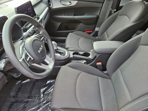 Used 2024 Kia Forte LXS w/ LXS Technology Package FWD image 11
