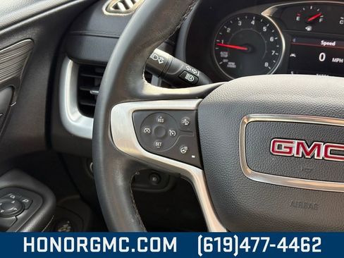 Used 2024 GMC Terrain SLT image 29