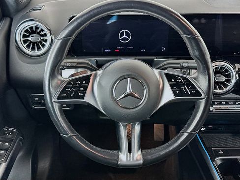 Used 2024 Mercedes-Benz EQB 250+ image 18