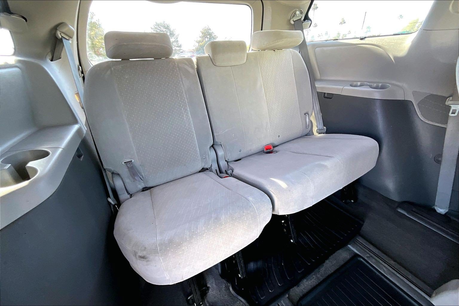 Used 2018 Toyota Sienna LE AWD/4WD image 22