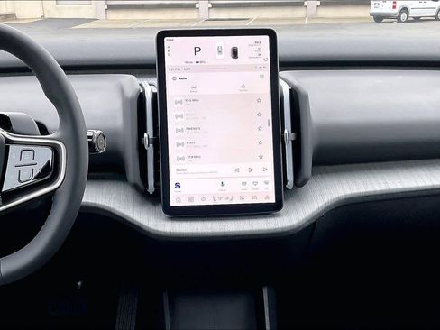 New 2026 Volvo EX30 Cross Country Ultra image 9