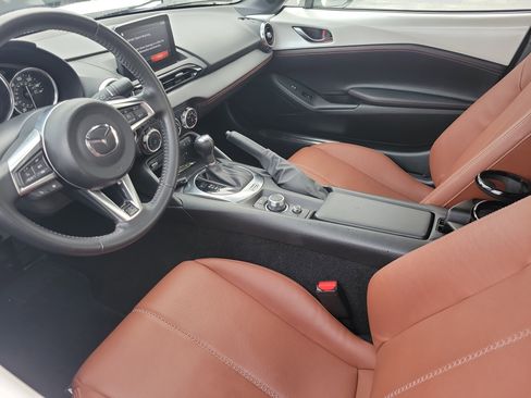 Used 2022 MAZDA MX-5 Miata RF Grand Touring image 3