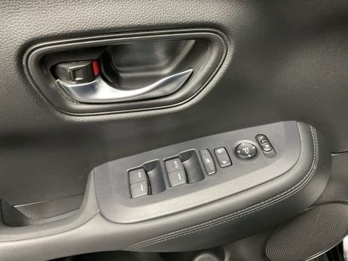 Certified 2023 Honda HR-V LX image 10