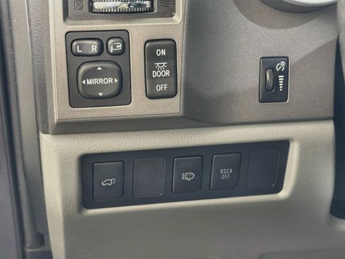 Used 2011 Toyota Sequoia Limited AWD/4WD image 11