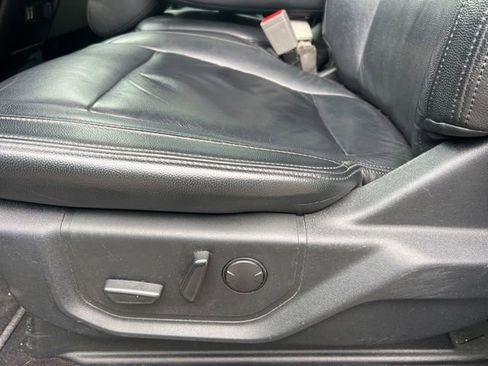 Used 2019 Ford F150 XLT w/ Equipment Group 302A Luxury AWD/4WD image 18