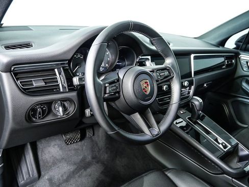 Certified 2024 Porsche Macan AWD w/ Premium Plus Package image 4