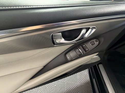 Used 2017 INFINITI Q60 w/ Cargo Package image 15