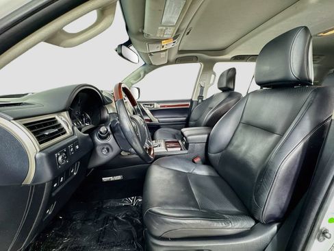 Used 2016 Lexus GX 460 Luxury w/ Preferred Accessory Package AWD/4WD image 12