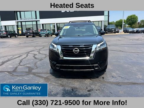 Used 2022 Nissan Pathfinder SV AWD/4WD image 3