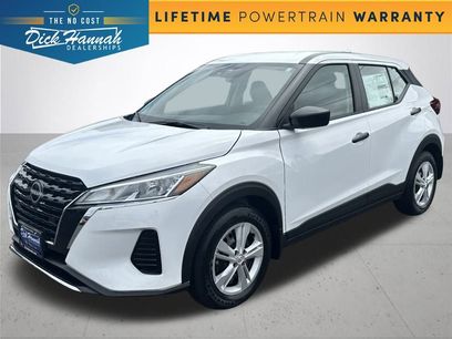 New 2025 Nissan Kicks Play S