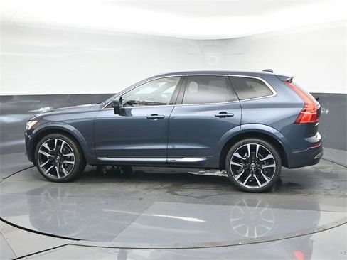 Used 2023 Volvo XC60 B5 Ultimate w/ Protection Package Premier image 5