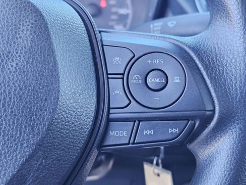 Used 2023 Toyota Corolla LE image 21