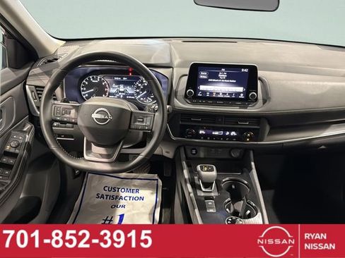 Certified 2025 Nissan Rogue SV image 26