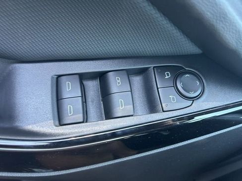 New 2026 Chevrolet Equinox LT image 23