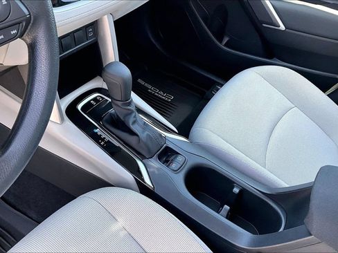 Used 2025 Toyota Corolla Cross L FWD image 10
